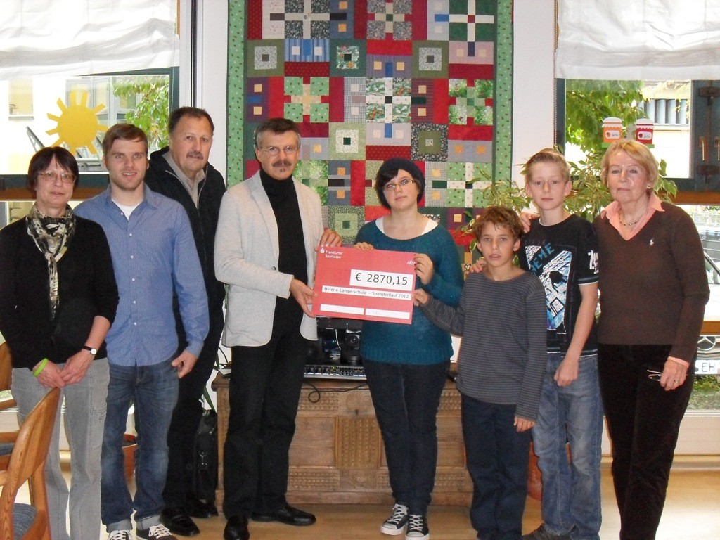 Spendenlauf 2012 - Spendenübergabe