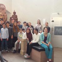 05 Klasse 7a vor dem Mithrasheiligtum